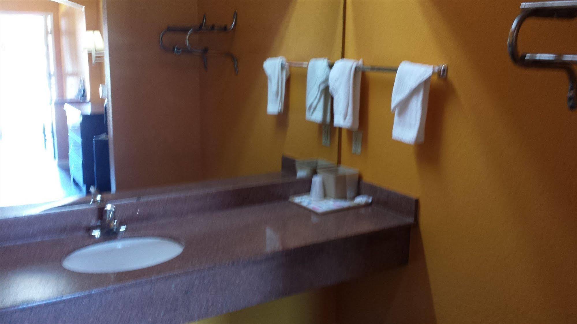 Hotel O Regency Suites Houston - Iah Beltway 8 هيوستن المظهر الخارجي الصورة